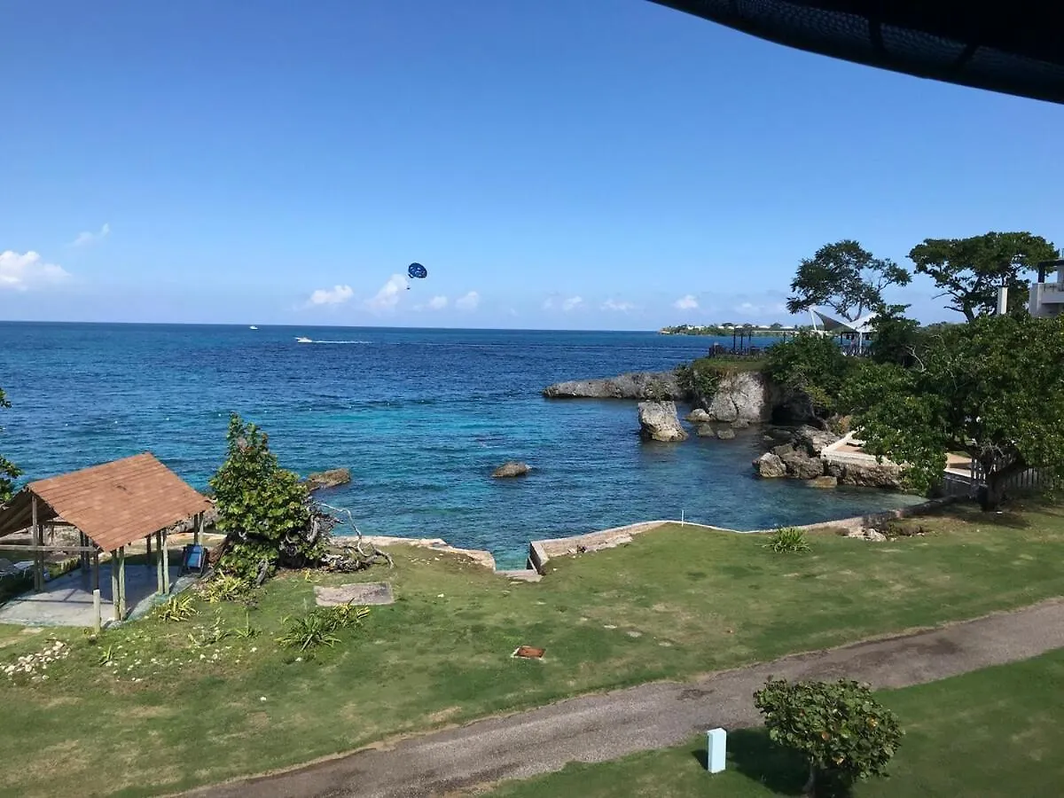 Caribbean Bliss - Oceanfront Studio With Stunning Views Negril